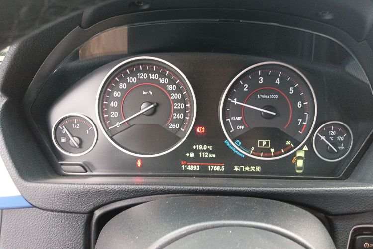 宝马3系 2019款 320i M运动套装中控内饰14