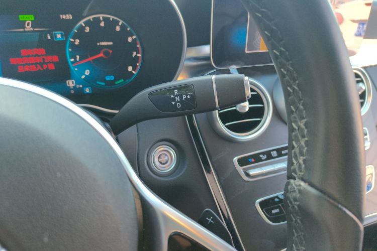 奔驰C级(进口) 2020款 改款 C 260 旅行轿车中控内饰18