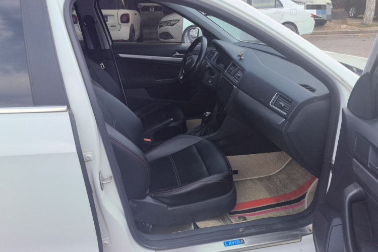 大众 朗逸 2017款 1.6L 自动风尚版局部细节41