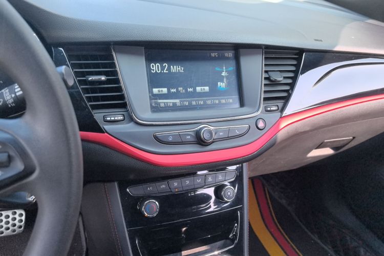 别克 威朗 2016款 两厢GS 20T 双离合豪情运动型局部细节16