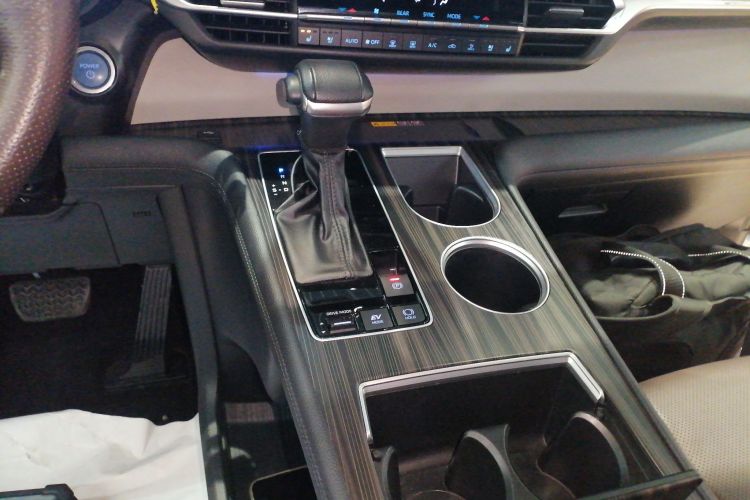 丰田 格瑞维亚 2022款 2.5L混动 旗舰版中控内饰18