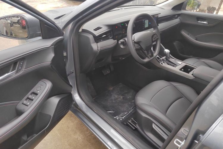 荣威i5 2023款 1.5L CVT豪华版中控内饰7003