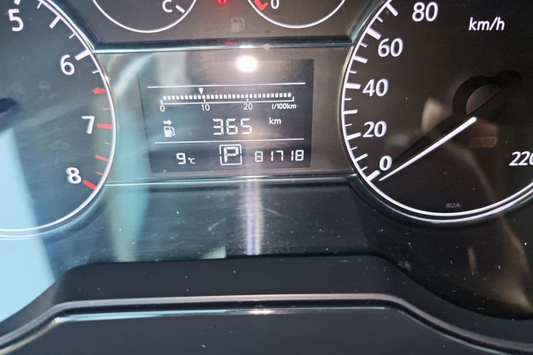 日产 骐达TIIDA 2014款 1.6L CVT酷咖版中控内饰15