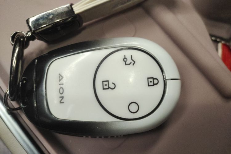 埃安 AION UT 2025款 330星辉版中控内饰11