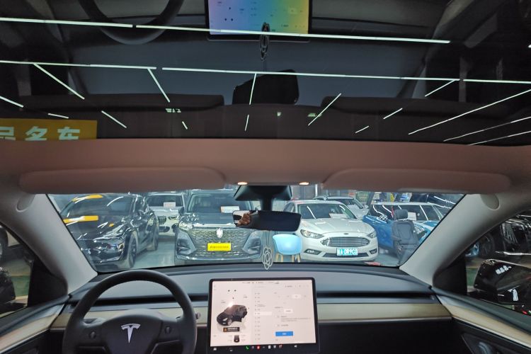 特斯拉 Model Y 2022款 改款 后轮驱动版中控内饰22