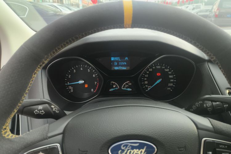 福特 福克斯 2020款 两厢经典 1.5L 自动风尚型局部细节14