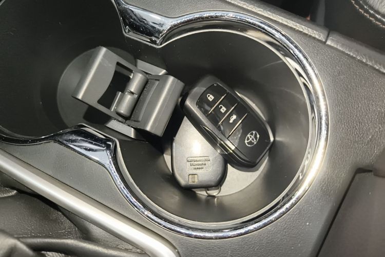 丰田 汉兰达 2015款 2.0T 四驱豪华版 7座中控内饰7001