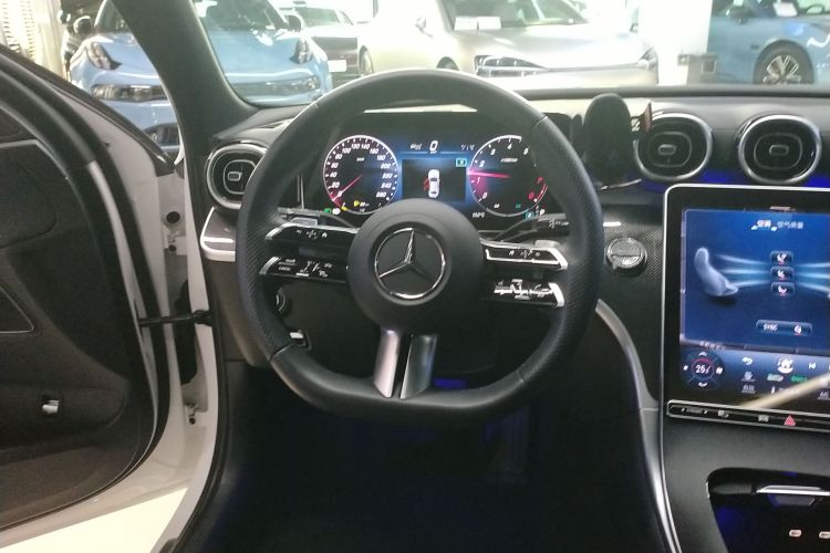 奔驰C级 2023款 改款二 C 260 L 运动版局部细节13