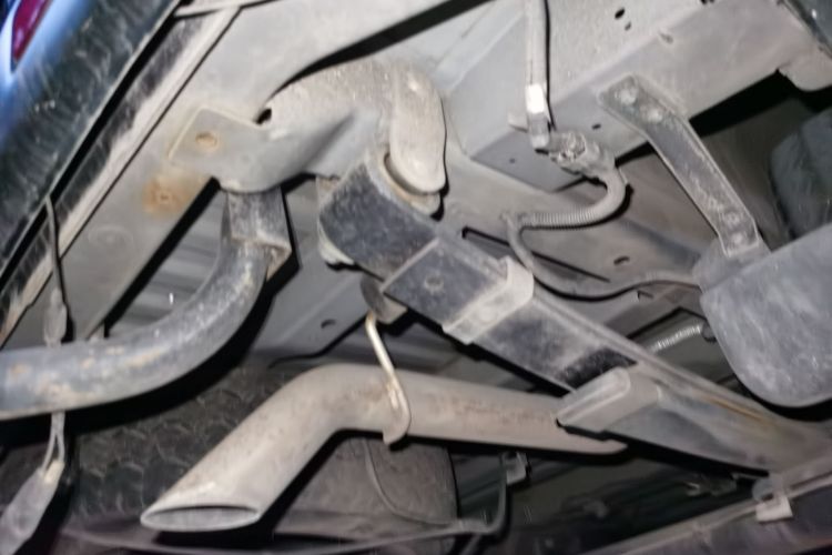 东风御风 御风 2023款 V9+ 2.0T 手动前驱多功能短轴中顶5/6座局部细节9002