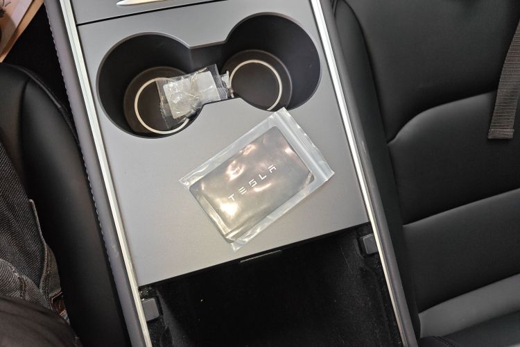 特斯拉 Model Y 2023款 后轮驱动版中控内饰7001