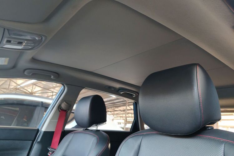 起亚 KX3傲跑 2017款 1.6T 自动傲雅版中控内饰22