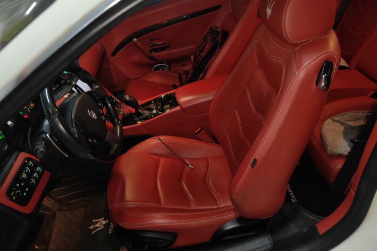 玛莎拉蒂 GranTurismo 2007款 4.2L 标准版中控内饰19