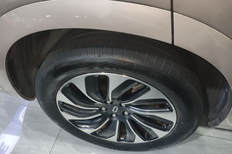 鸿蒙智行 问界M7 2022款 1.5T 后驱舒适版车身外观6008