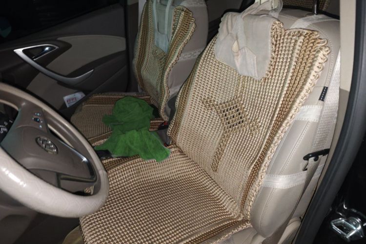 别克 英朗 2013款 GT 1.6L 自动时尚版中控内饰19