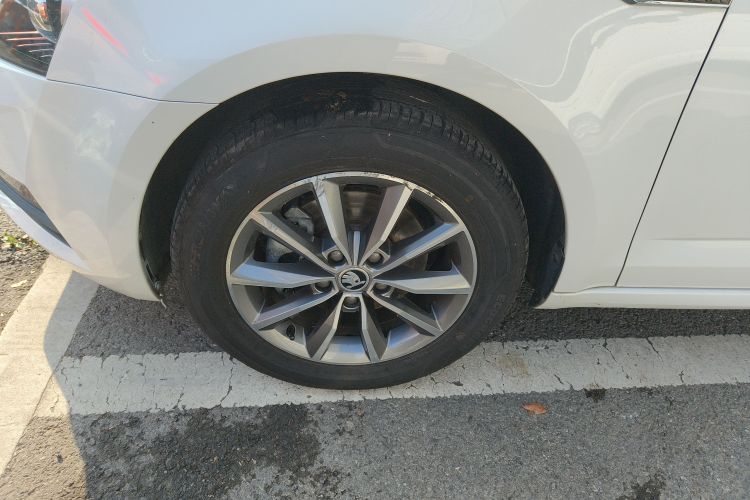 斯柯达 明锐 2019款 1.5L 自动智行舒适版 国VI车身外观6007