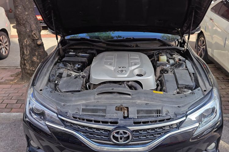 丰田 锐志 2013款 2.5V 尊锐版机舱底盘24