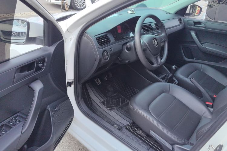 大众 桑塔纳 2021款 1.5L 手动风尚版中控内饰7003