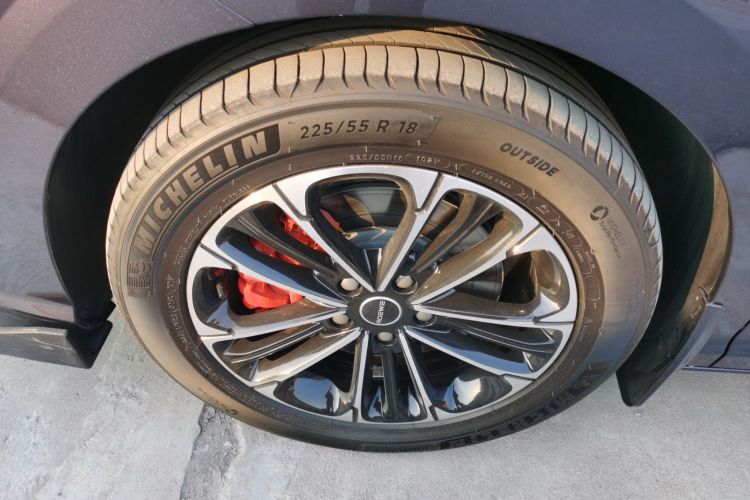 荣威iMAX8 2021款 400TGI Supreme系列尊荣版车身外观6007