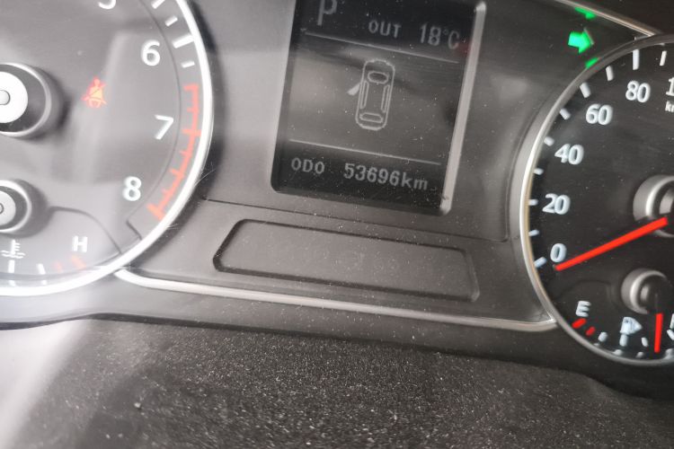 陆风X7 2015款 2.0T 全景尊贵版中控内饰15