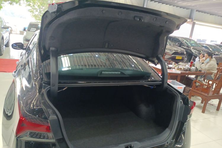 日产 天籁 2022款 2.0L XL-TLS 悦享版机舱底盘23