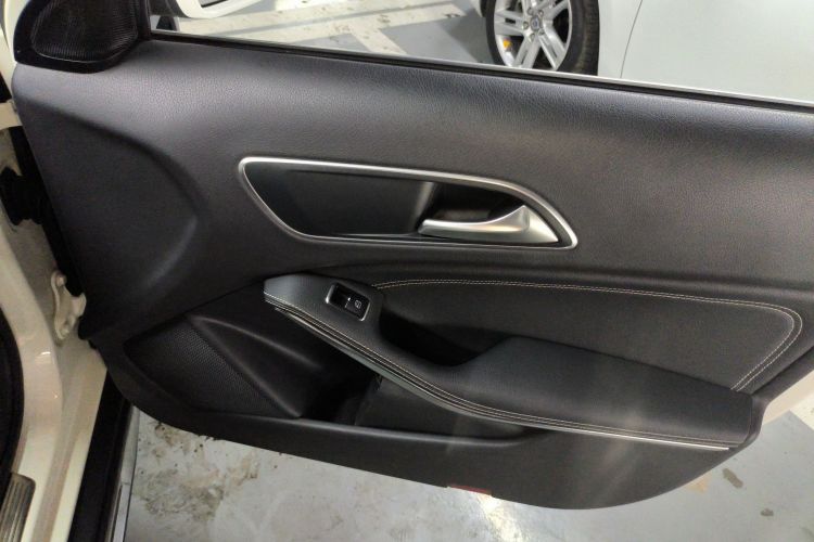 奔驰GLA 2015款 GLA 200 动感型中控内饰7005