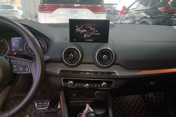 奥迪Q2L 2020款 35 TFSI 时尚致雅型中控内饰16