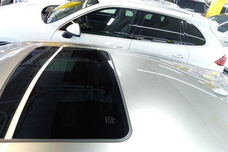 雷克萨斯UX 2022款 260h 探·趣版局部细节57