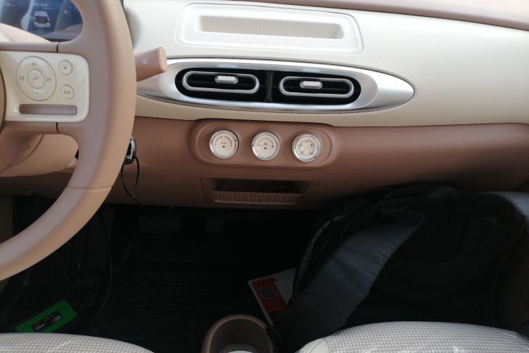 五菱汽车 宏光MINIEV 2025款 四门版 进阶款中控内饰16