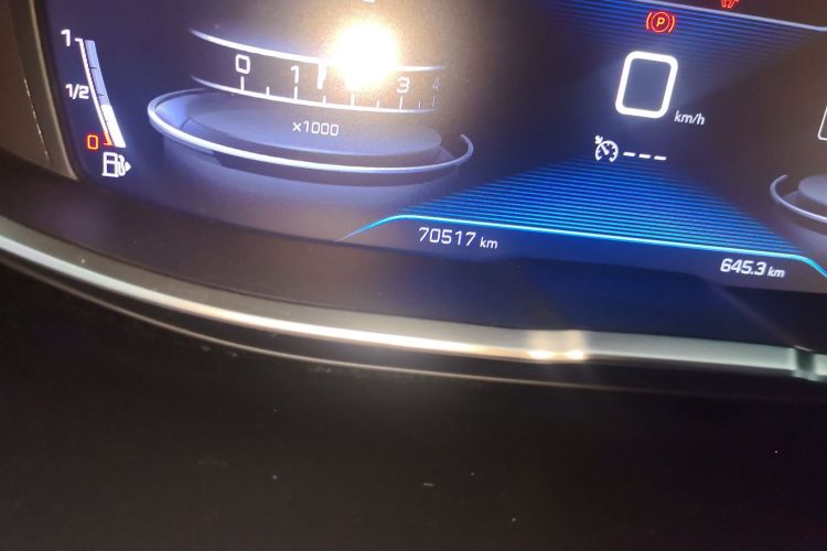 标致4008 2019款 360THP 尝先版中控内饰15