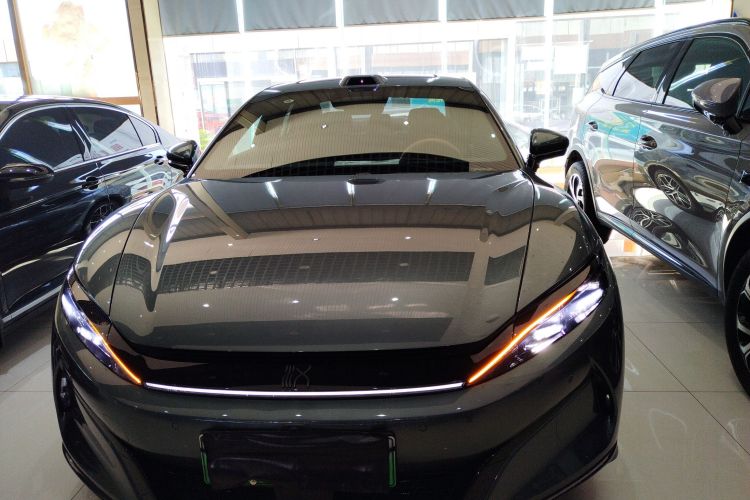 比亚迪 汉L 2025款 DM-p 四驱激光雷达旗舰型车身外观2