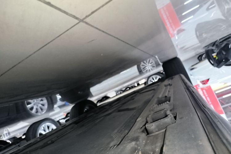 奔驰GLB 2020款 GLB 200 动感型局部细节9002