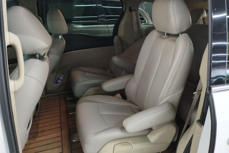 别克GL8 2018款 28T 舒适型 国VI中控内饰21