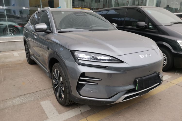 比亚迪 宋PLUS新能源 2025款 EV 智驾版 520km 尊贵型车身外观3