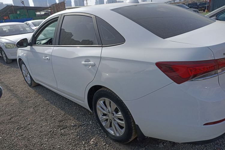 别克 英朗 2018款 15T 手动精英型 国V车身外观4