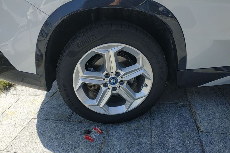 宝马iX1 2023款 eDrive25L X设计套装车身外观6008