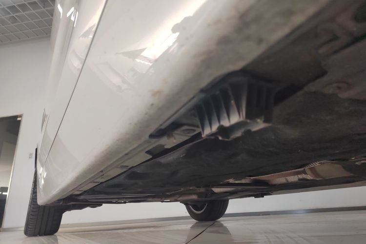 宝马2系多功能旅行车 2019款 220i 领先型局部细节9001