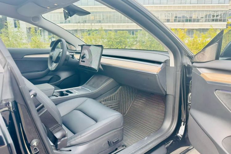 特斯拉 Model 3 2021款 标准续航后驱升级版 3D6局部细节41