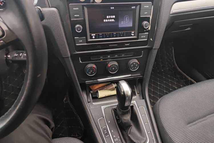 大众 高尔夫 2018款 230TSI 自动舒适型中控内饰16