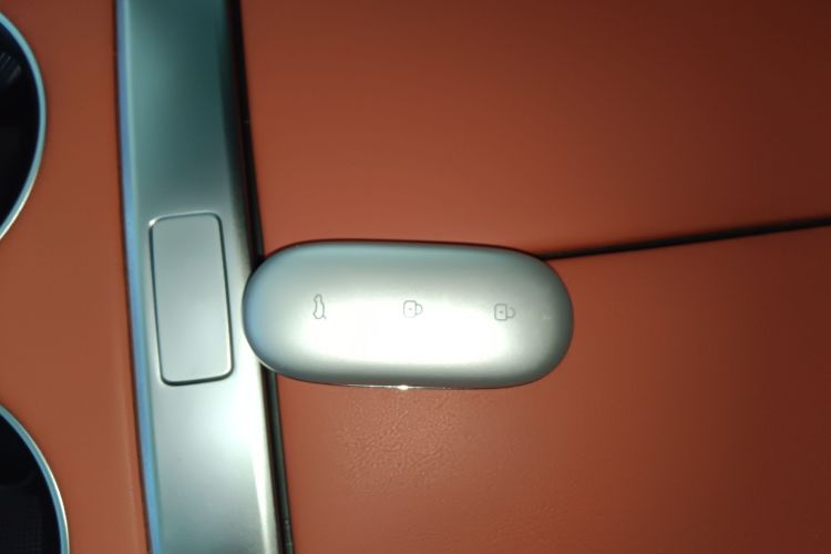 理想汽车 理想L9 2022款 Max中控内饰11