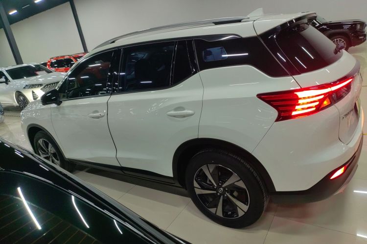 广汽传祺 传祺GS4 2022款 270T 自动智行科技版（升级版）车身外观4