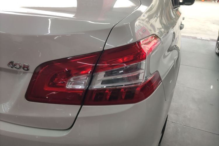 标致408 2016款 1.6T 自动豪华版车身外观9