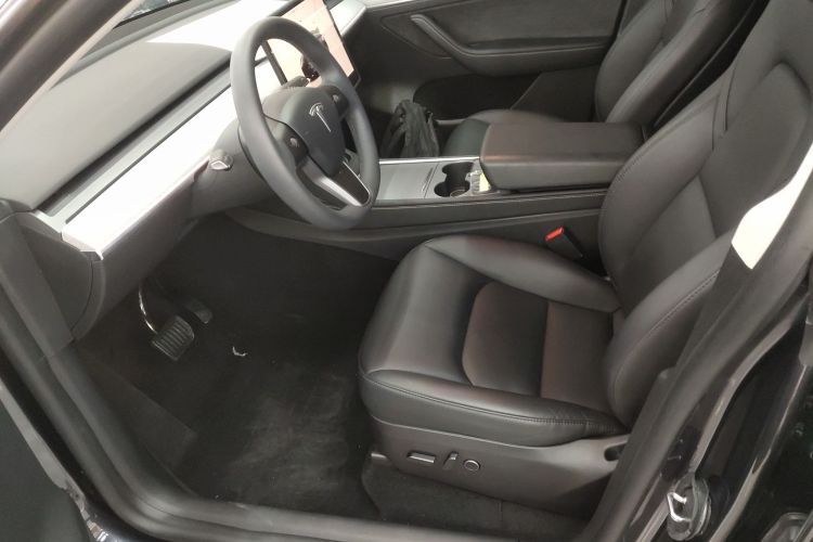 特斯拉 Model Y 2024款 长续航全轮驱动版中控内饰19