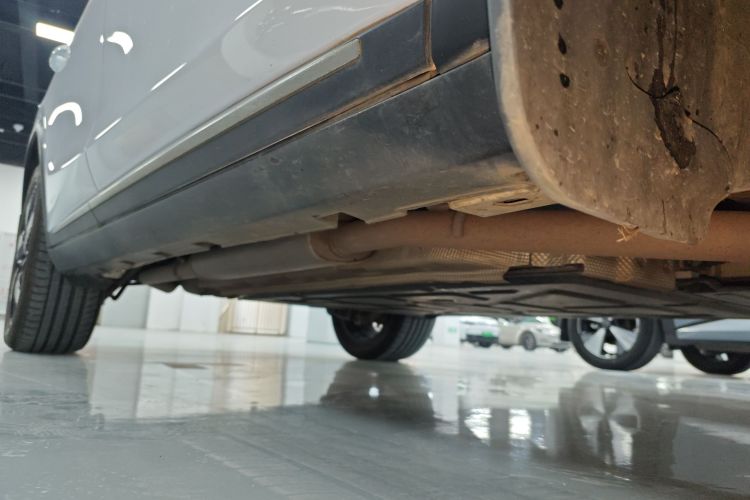 比亚迪 唐新能源 2023款 DM-i 冠军版 112KM 尊荣型局部细节9001