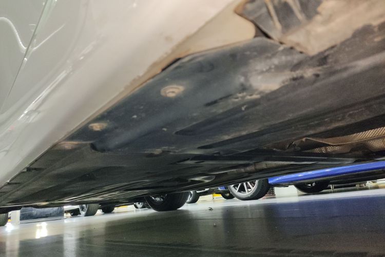 宝马3系 2024款 325Li M运动套装机舱底盘30