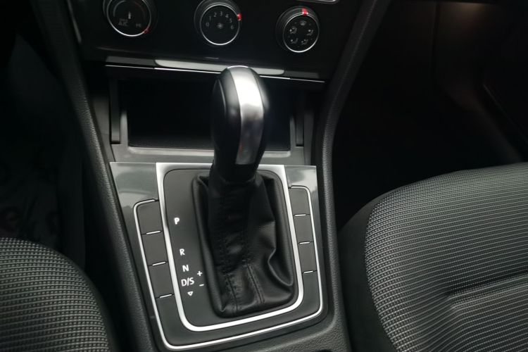 大众 高尔夫 2019款 1.6L 自动舒适型 国V中控内饰18