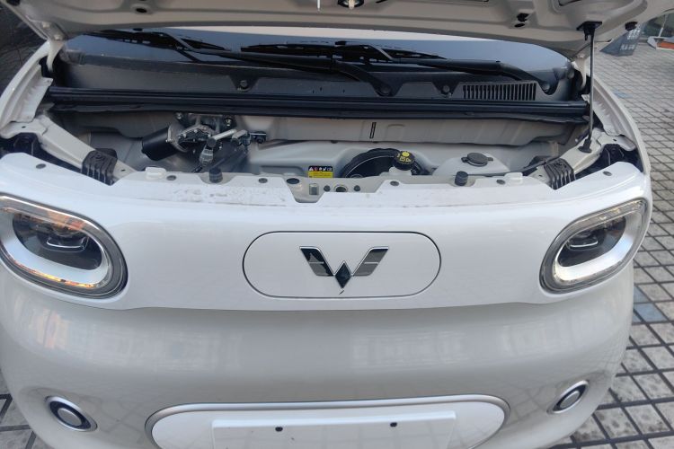 五菱汽车 宏光MINIEV 2024款 第三代 215km 青春版机舱底盘24