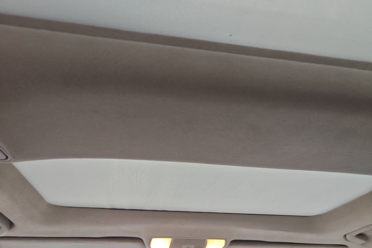 奔驰E级 2014款 E 300 L局部细节22