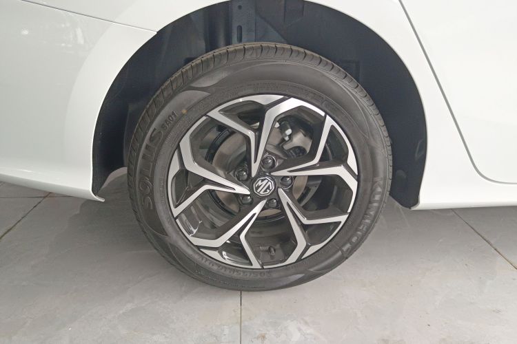 名爵 MG5 2023款 180DVVT 手动风尚版车身外观6008