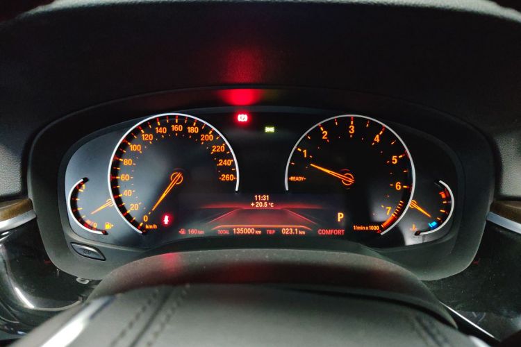 宝马5系 2018款 528Li 上市特别版中控内饰14