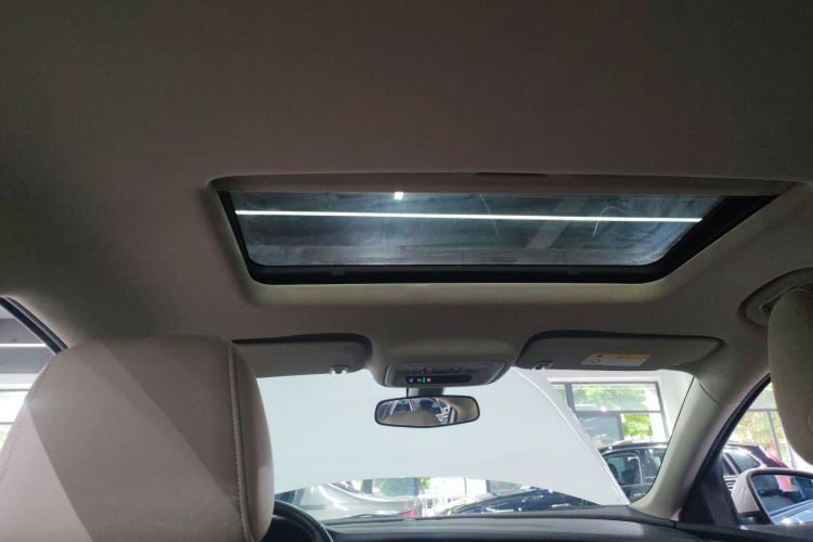 别克 君威 2020款 552T 精英型中控内饰22